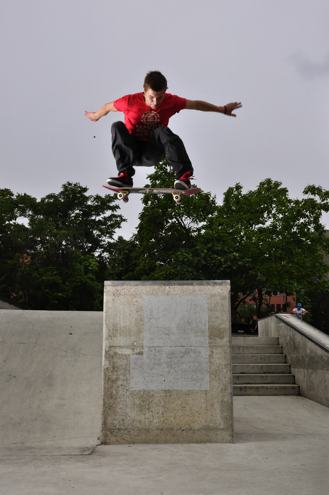 bild eines fahrenden skaters