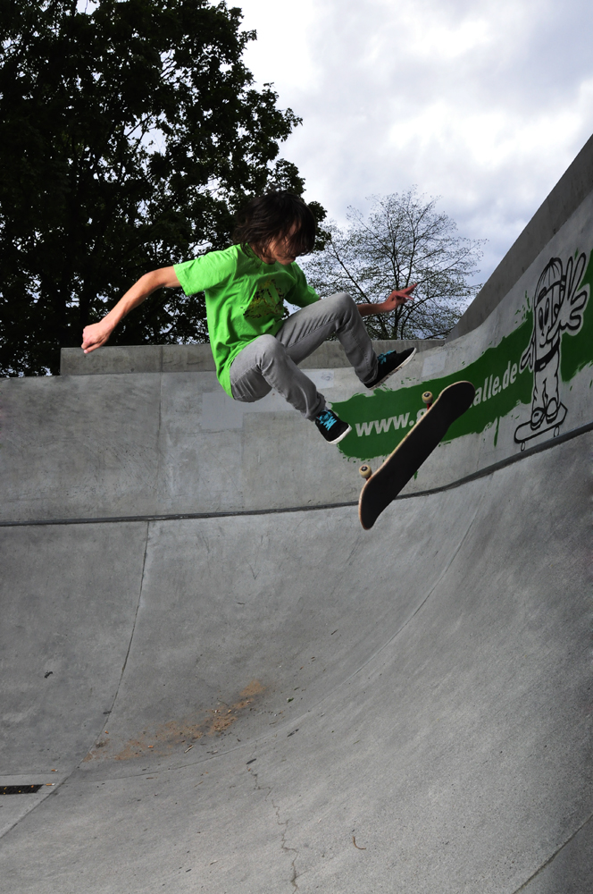 bild eines fahrenden skaters