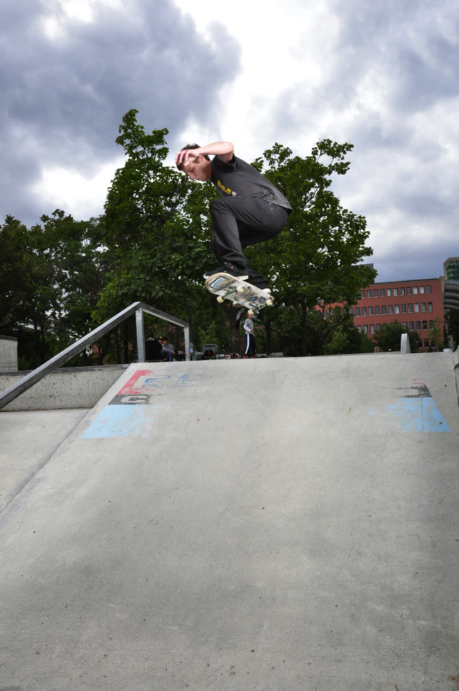 bild eines fahrenden skaters