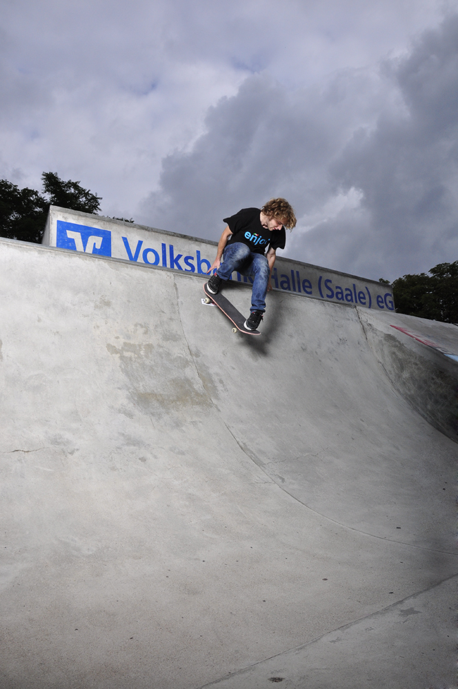 bild eines fahrenden skaters