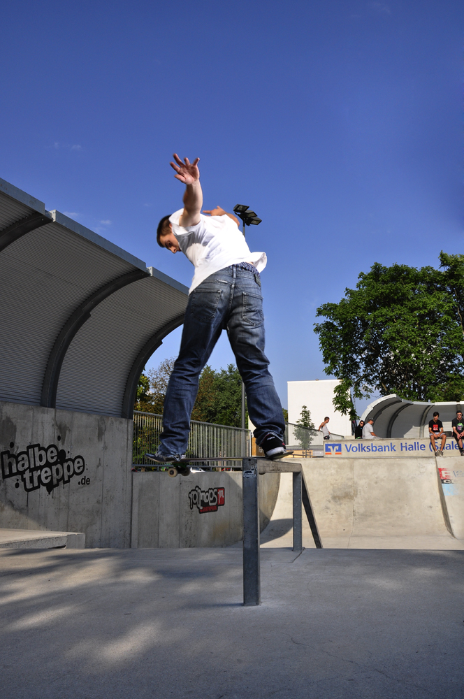 bild eines fahrenden skaters