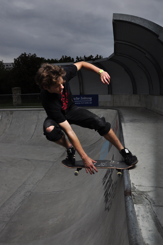 bild eines fahrenden skaters