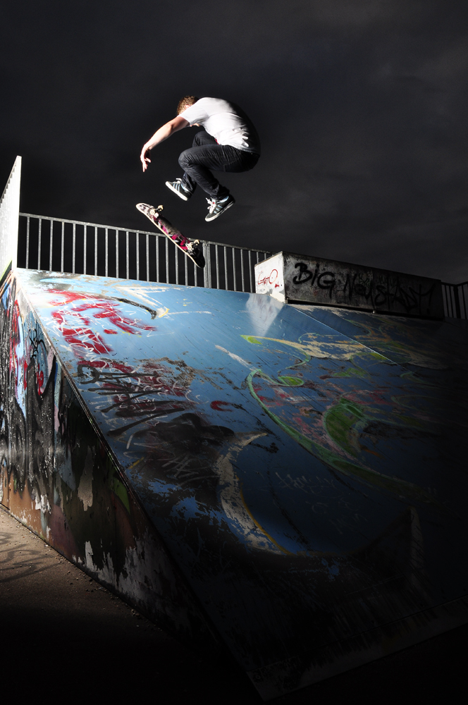 bild eines fahrenden skaters